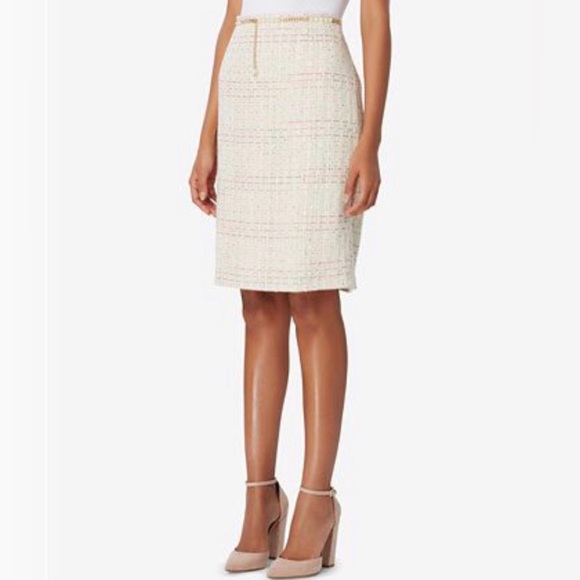 Tahari Dresses & Skirts - tahari skirt nwt size 6 quilted